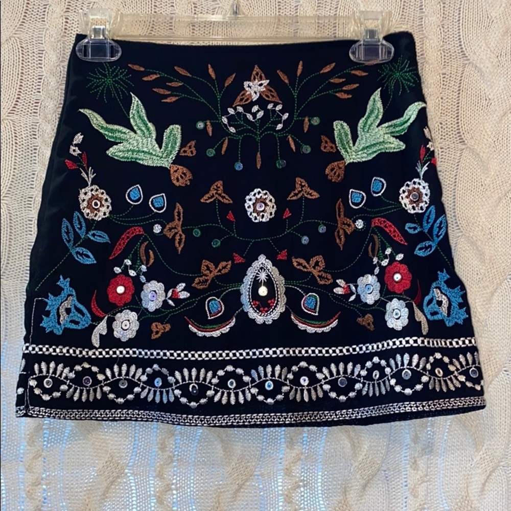 💐 Patterned skirt